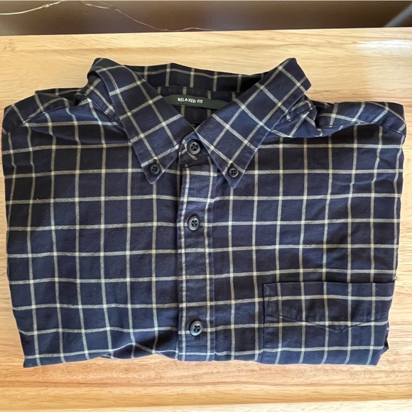 Eddie Bauer Button-Down - Picture 9 of 9